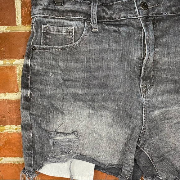 Old Navy Brenda High-Rise Distressed Shorts Size 10 - Picture 2 of 7
